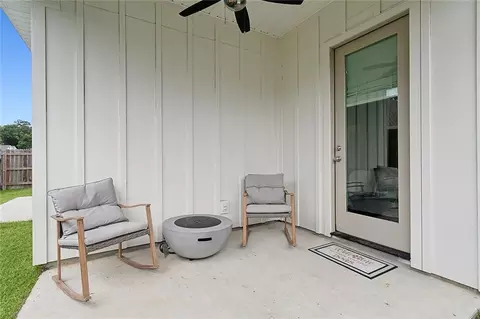 Exterior - 2020 Begue Ln, Covington, LA 70433 photo 2 of 6