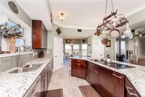 Kitchen - 28 Mesa St, Kenner, LA 70065 photo 3 of 7