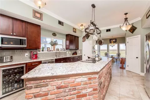 Kitchen - 28 Mesa St, Kenner, LA 70065 photo 6 of 7