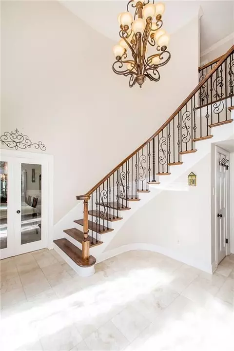 Entry Way - 28 Mesa St, Kenner, LA 70065 photo 1 of 2