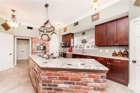 Kitchen - 28 Mesa St, Kenner, LA 70065 photo 7 of 7