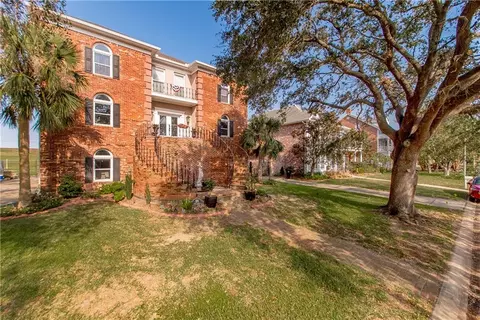 Exterior - 28 Mesa St, Kenner, LA 70065 photo 2 of 5