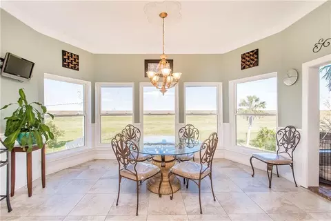 Dining - 28 Mesa St, Kenner, LA 70065 photo 3 of 3