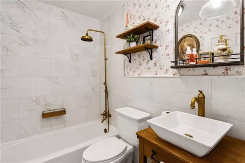 Bath - 18318 Cusachs Dr, Covington, LA 70433 photo 3 of 3