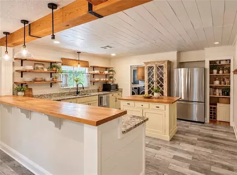 Kitchen - 18318 Cusachs Dr, Covington, LA 70433 photo 1 of 2