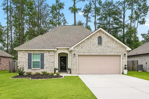 22079 Giselle Dr, Mandeville, LA 70471