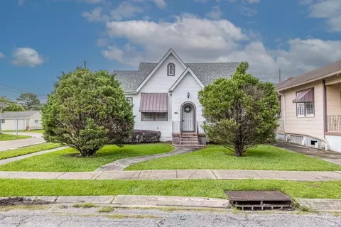 3433 Clermont Dr, New Orleans, LA 70122