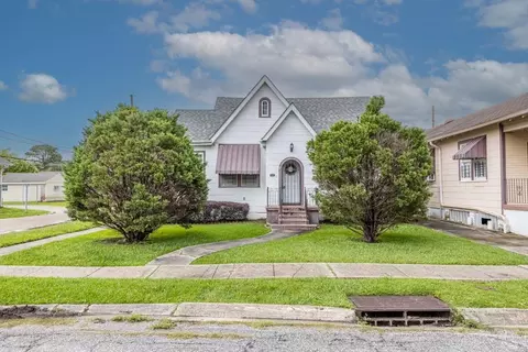 3433 Clermont Dr, New Orleans, LA 70122