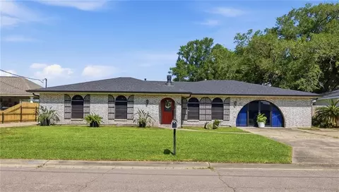 155 Destrehan Dr, Destrehan, LA 70047