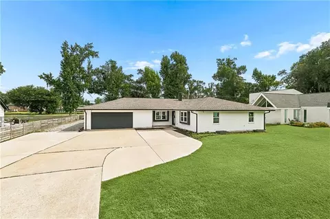 24 W Levert Dr, Luling, LA 70070