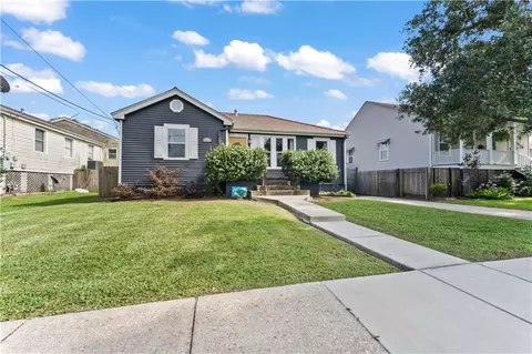 1412 Athis St, New Orleans, LA 70122