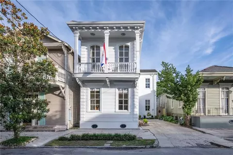 3454 Laurel St, New Orleans, LA 70115