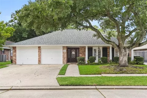 236 Penfold Pl, Harahan, LA 70123