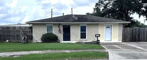 1013 Sandalwood Dr, Harvey, LA 70058