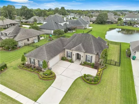 View/Area - 210 Lac Calcasieu Dr, Luling, LA 70070 photo 2 of 8
