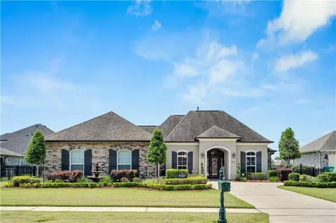 Exterior - 210 Lac Calcasieu Dr, Luling, LA 70070 photo 1 of 7