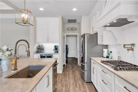 Kitchen - 210 Lac Calcasieu Dr, Luling, LA 70070 photo 5 of 6