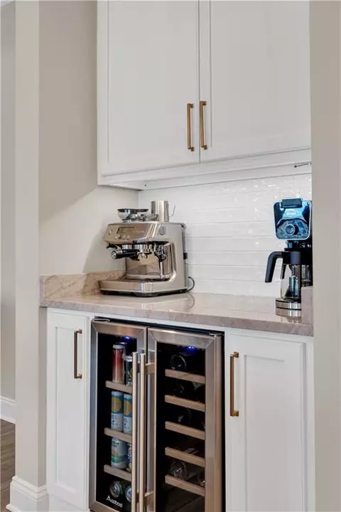 Kitchen - 210 Lac Calcasieu Dr, Luling, LA 70070 photo 6 of 6
