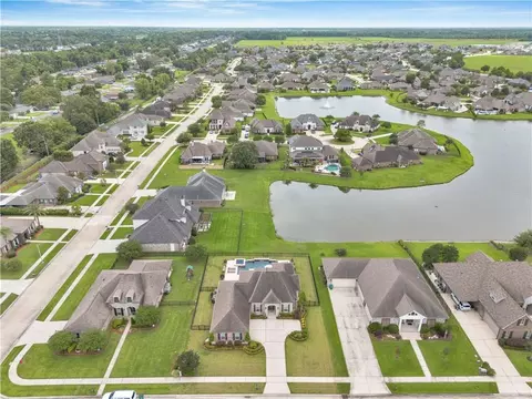 View/Area - 210 Lac Calcasieu Dr, Luling, LA 70070 photo 4 of 8