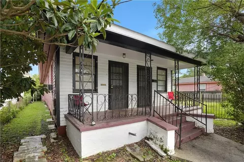 1811 Hollygrove St, New Orleans, LA 70118