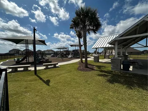 Exterior - 5408 Iris Hollow Rd, Slidell, LA 70461 photo 5 of 6