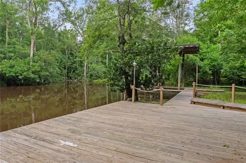 Exterior - 71130 Riverside Dr, Covington, LA 70433 photo 14 of 17