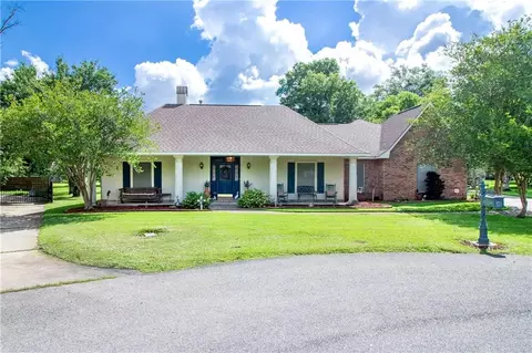 37161 Shadow Ct, Prairieville, LA 70769