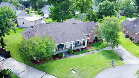 37161 Shadow Ct, Prairieville, LA 70769