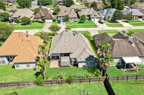 View/Area - 2384 Cours Carson St, Mandeville, LA 70448 photo 2 of 2