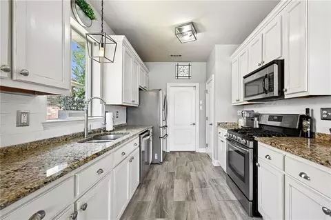 Kitchen - 2384 Cours Carson St, Mandeville, LA 70448 photo 2 of 3