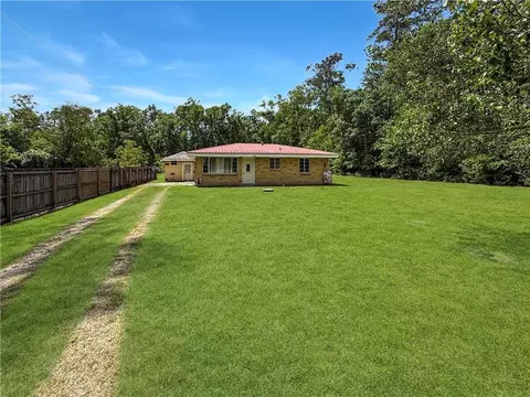 26140 Hwy 190 Hwy, Lacombe, LA 70445