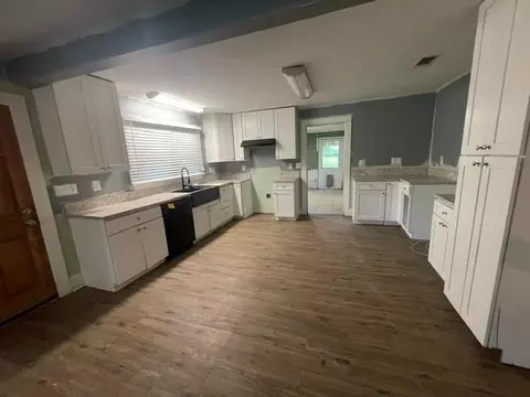 Kitchen - 272 Hwy 40 E Hwy, Independence, LA 70443 photo 1 of 1