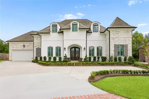 117 Oak Park Ct, Belle Chasse, LA 70037