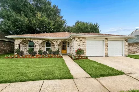 3312 Lake Trail Dr, Metairie, LA 70003