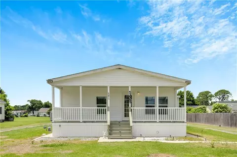 13561 River Rd, Luling, LA 70070