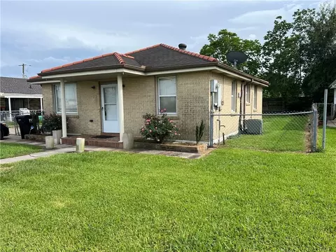 204 W Prosper St, Chalmette, LA 70043
