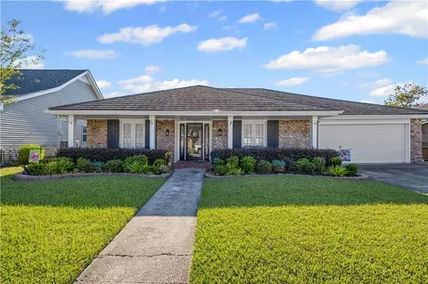 142 Melrose Dr, Destrehan, LA 70047