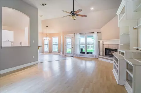 Living - 70200 10th St, Covington, LA 70433 photo 1 of 4