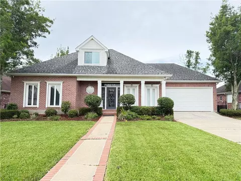 3721 Lake Kristin Dr, Gretna, LA 70056