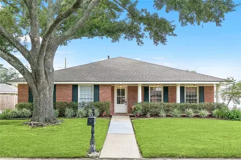 20 Melrose Dr, Destrehan, LA 70047
