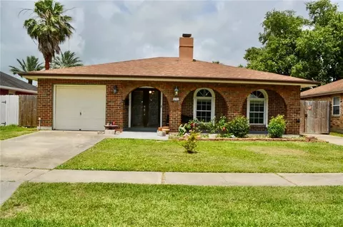 636 Diplomat St, Gretna, LA 70056