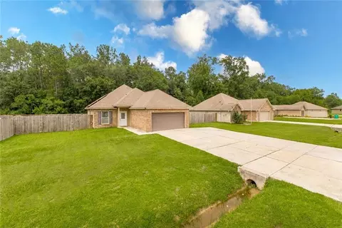 18089 Bass Lake Trl, Ponchatoula, LA 70454