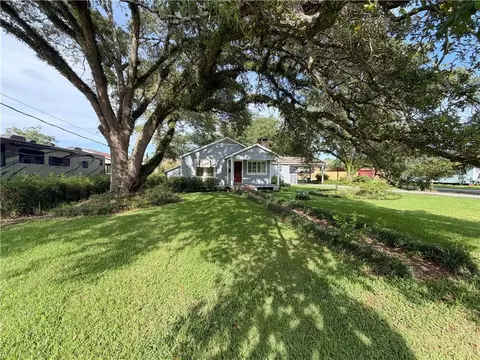 146 N Third St, Ponchatoula, LA 70454
