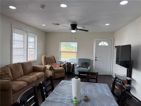 Living - 712-714 Hanson Pl, Kenner, LA 70062 photo 1 of 1