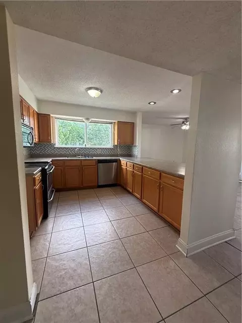 Kitchen - 3319 Hans Ave #E, Kenner, LA 70065 photo 2 of 3