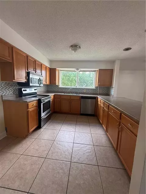 Kitchen - 3319 Hans Ave #E, Kenner, LA 70065 photo 1 of 3