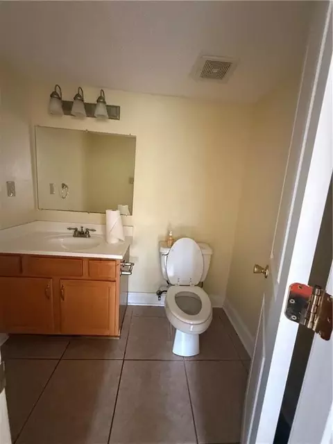 Bath - 3319 Hans Ave #E, Kenner, LA 70065 photo 3 of 6