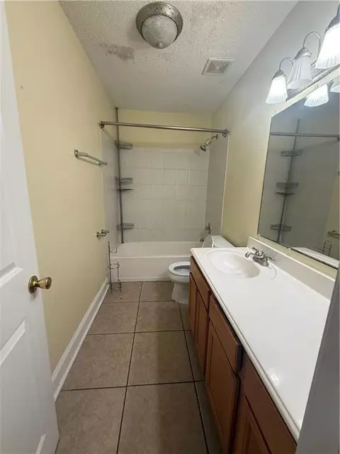 Bath - 3319 Hans Ave #E, Kenner, LA 70065 photo 1 of 6