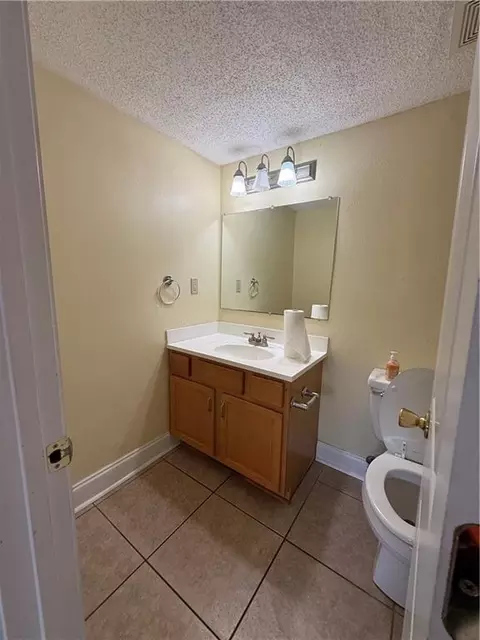 Bath - 3319 Hans Ave #E, Kenner, LA 70065 photo 5 of 6