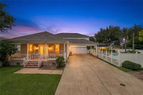 530 Oaklawn Dr, Metairie, LA 70005